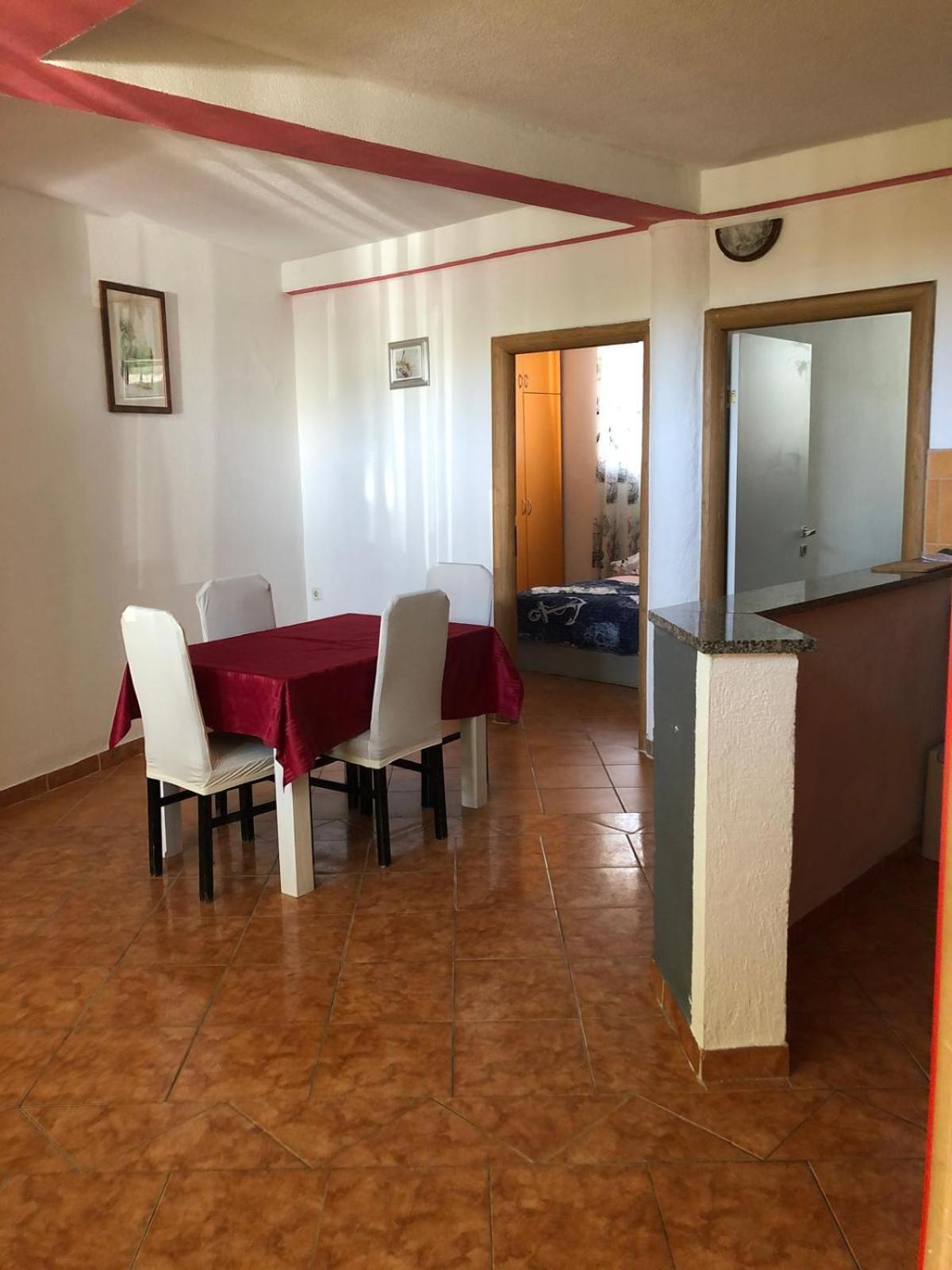 קרלובג Apartmani Cesarica מראה חיצוני תמונה