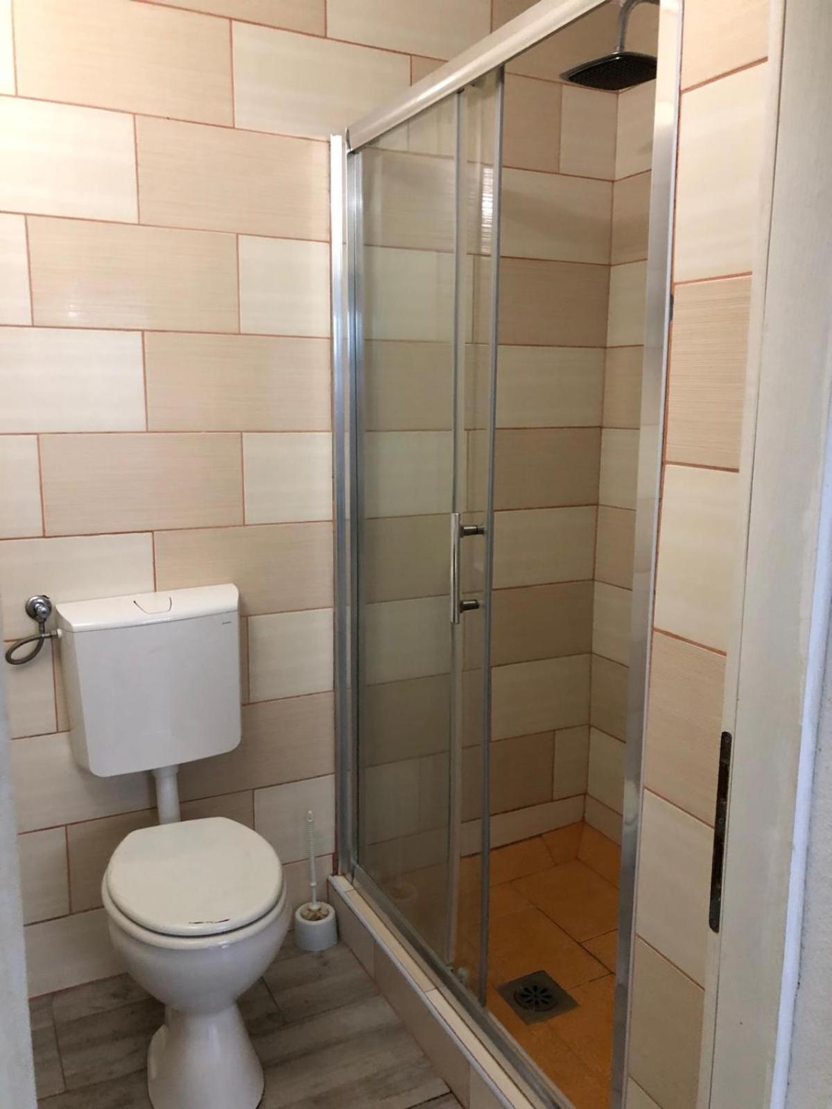 קרלובג Apartmani Cesarica חדר תמונה