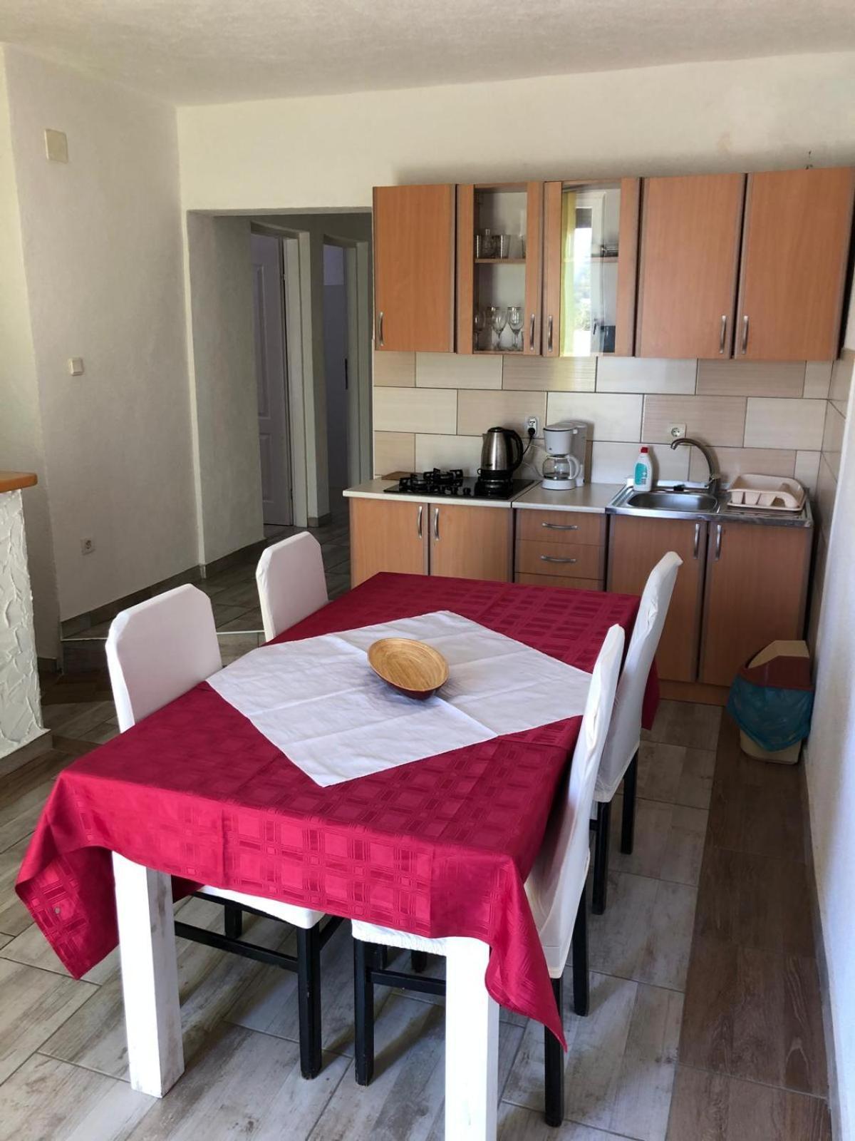 קרלובג Apartmani Cesarica חדר תמונה